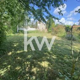 A VENDRE AU COEUR DU JOLI VILLAGE A 10 MN DE REIMS TERRAIN A BATIR