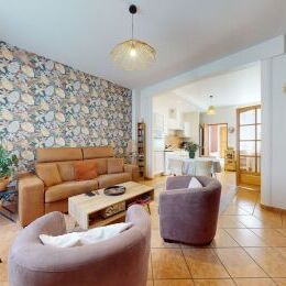 A VENDRE - SECTEUR LUTON - CHARMANTE MAISON AVEC COUR ET 4 CHAMBRES
