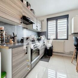 SUPERBE APPARTEMENT DE TYPE 4 - ENTIÈREMENT RÉNOVÉ