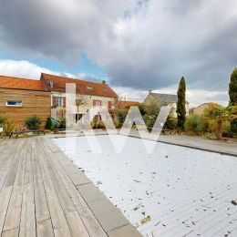MAGNIFIQUE PROPRIETE SANS TRAVAUX AVEC PISCINE ET DEPENDANCE.