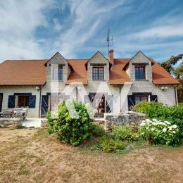 A VENDRE A COURVILLE EXCEPTIONNEL : UNE MAISON EN PIERRE AVEC PISCINE